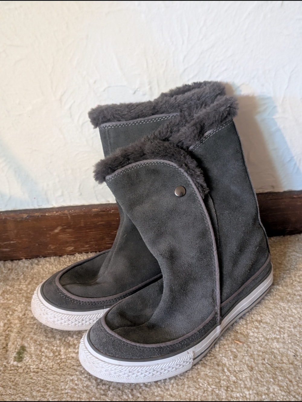 Converse All-Star Beverly Fur-lined Suede Boots